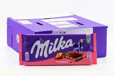 Молочный шоколад Milka Strawberry Yoghurt 100 гр